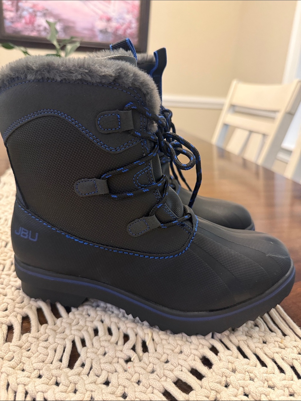 JBU  women’s Black and Blue Insulated Snow Boots with Faux Fur Collar